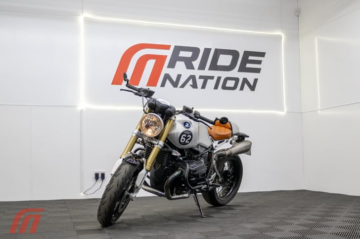 BMW R NINE T