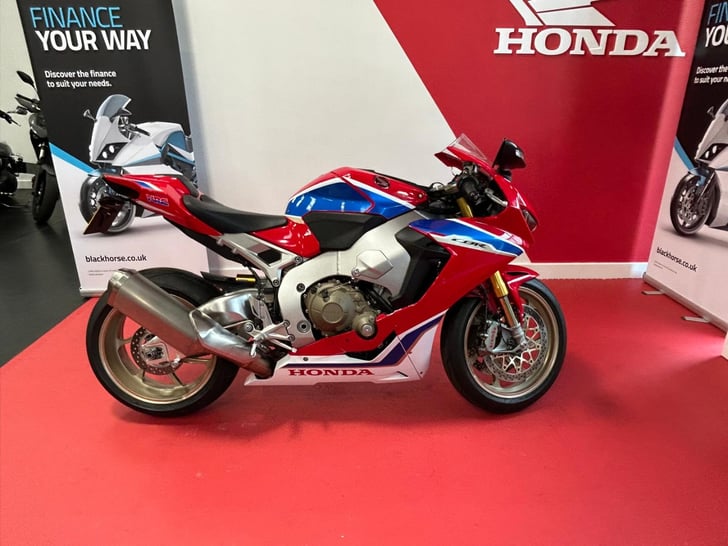 Honda CBR1000RR FIREBLADE SP 2