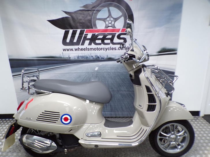 Vespa GTS 125 
