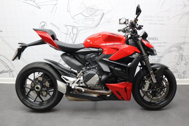 Ducati STREETFIGHTER V2