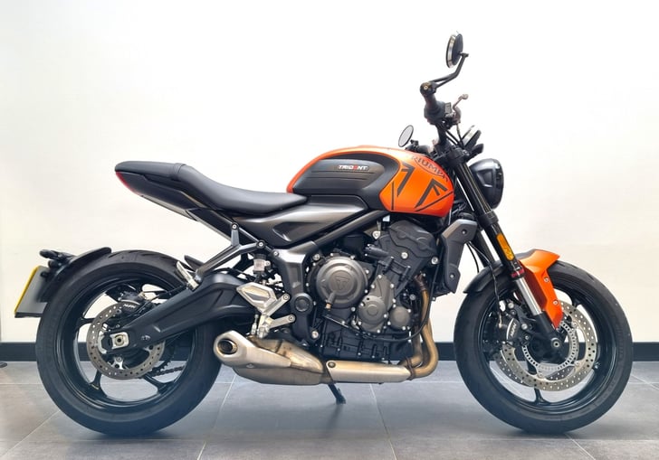 TRIUMPH TRIDENT 660