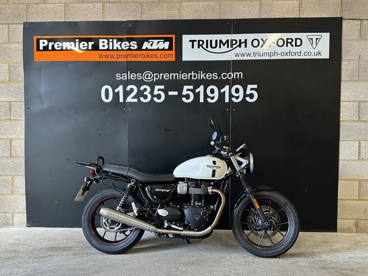 TRIUMPH STREET TWIN