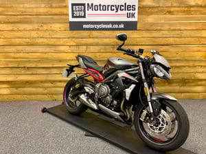 Watch video of Triumph STREET TRIPLE 765 RS STREET TRIPLE 765 RS in Swindon