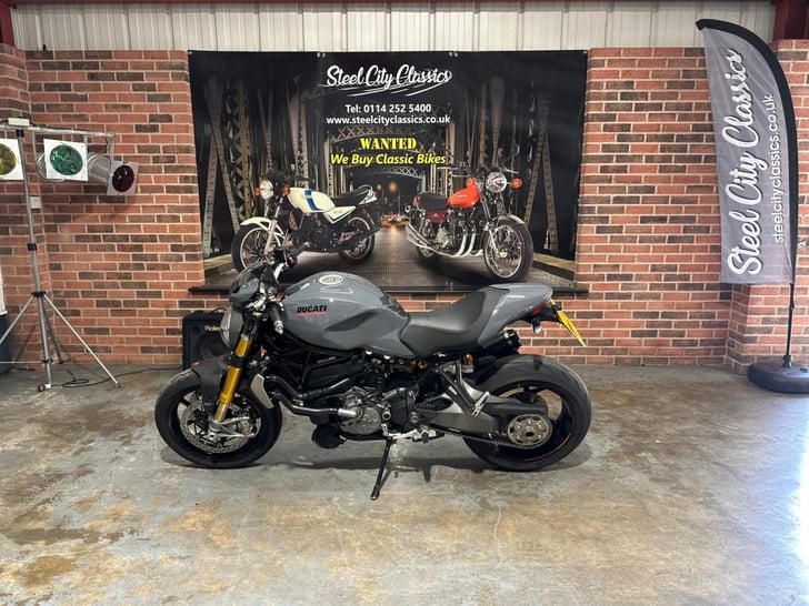 Ducati MONSTER 1200 S