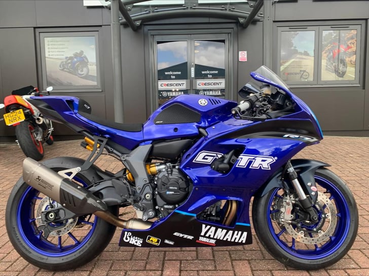 YAMAHA YZF-R7