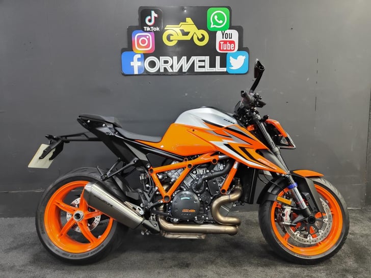 KTM 1290 SUPER DUKE R EVO