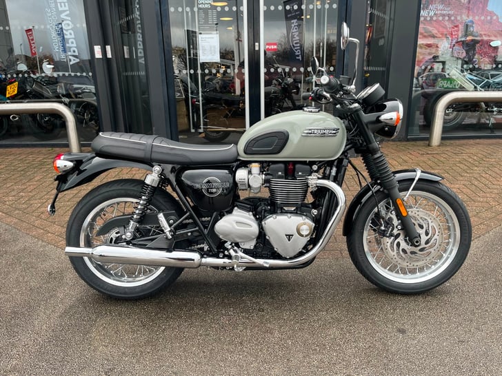 TRIUMPH BONNEVILLE T120