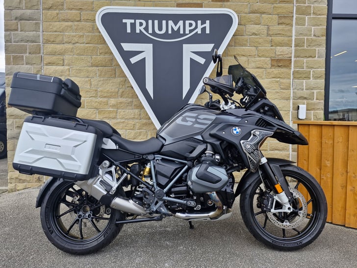 BMW R 1250 GS TRIPLE BLACK