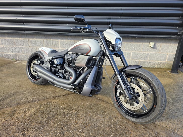 Harley-Davidson FXDR 114 1868 19 