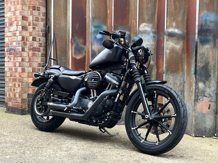 Harley-Davidson SPORTSTER 883 IRON