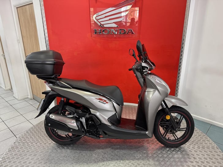 Honda SH300
