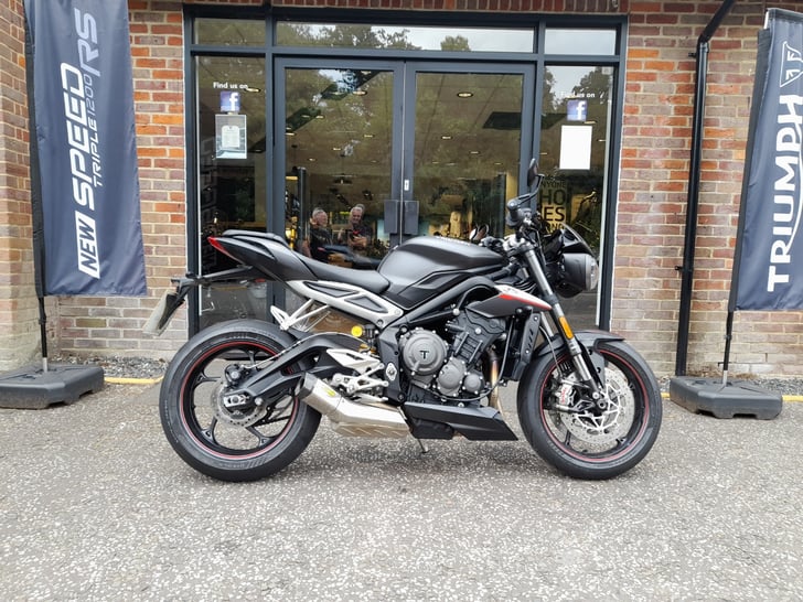 TRIUMPH STREET TRIPLE 765 RS