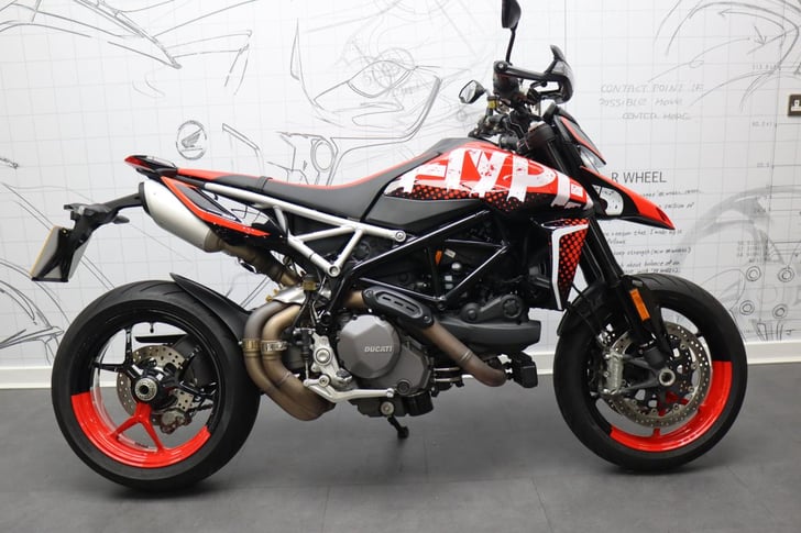 Ducati HYPERMOTARD 950