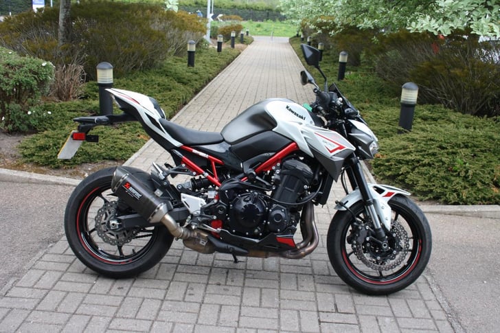 Kawasaki ZR 900 FNSBN 