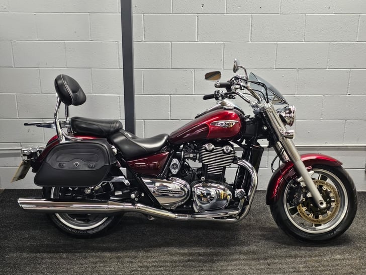 Triumph THUNDERBIRD COMMANDER