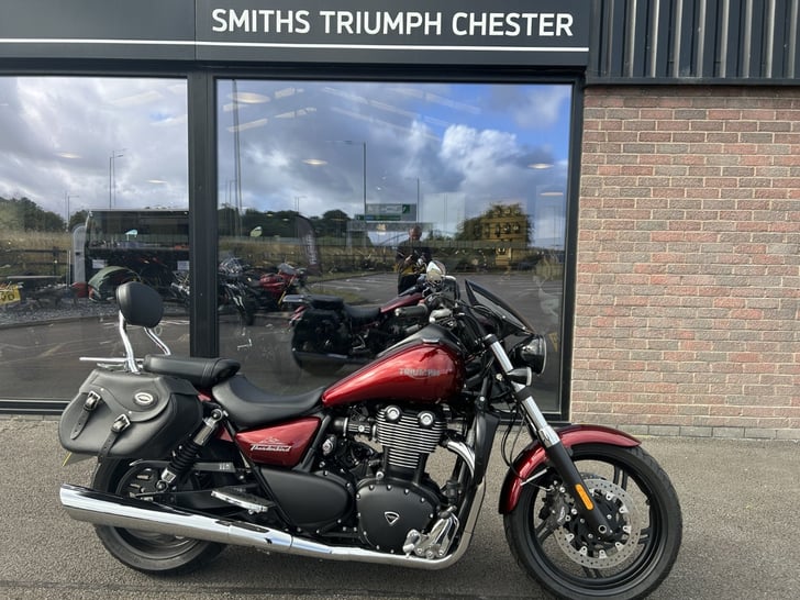 Triumph THUNDERBIRD STORM