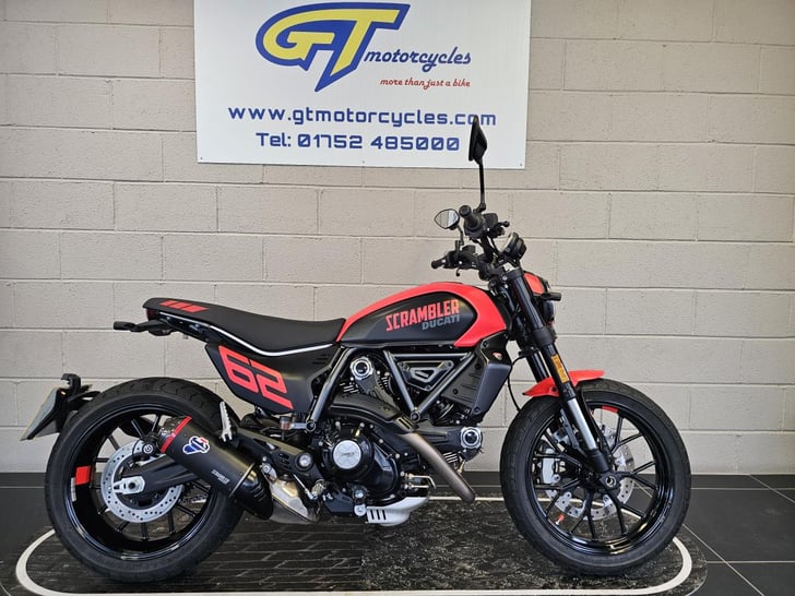DUCATI SCRAMBLER 800 FULL THROTTLE 