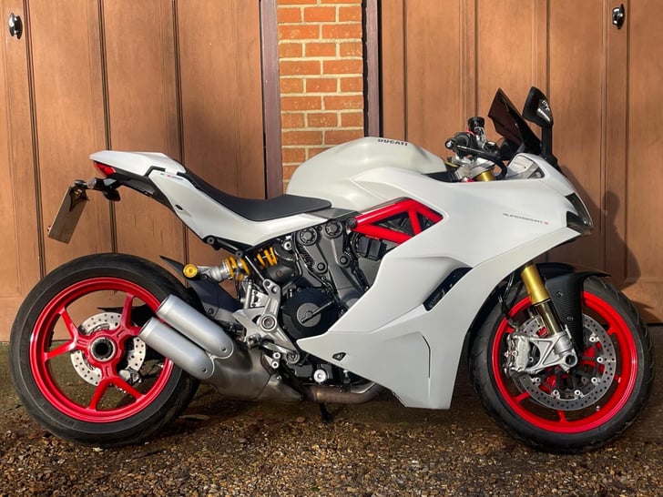 Ducati SUPERSPORT S