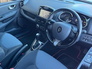 Used Renault CLIO CLIO 1.5 DCI DYNAMIQUE S MEDIANAV EDC EURO 5 5DR for sale in Chesterfield | Image 2