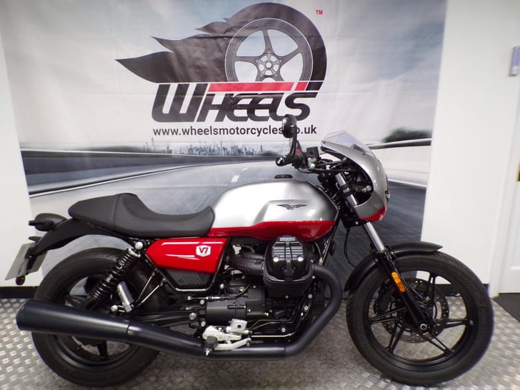 Moto Guzzi V7 Stone Corsa