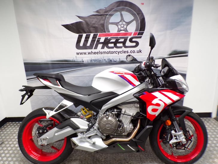 Aprilia Tuono 660 Factory