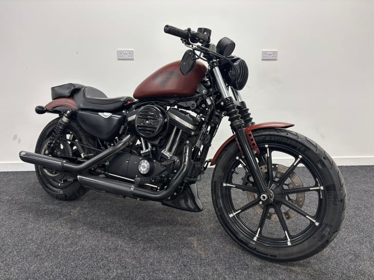Harley-Davidson SPORTSTER XL883N IRON