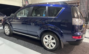 Used Mitsubishi OUTLANDER OUTLANDER 2.2 DI-D GX4 4WD EURO 5 5DR for sale in Chesterfield | Image 2