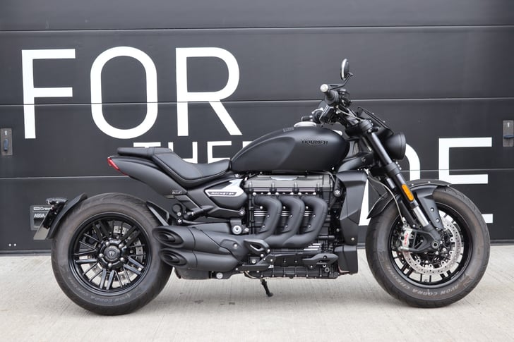 Triumph ROCKET 3 R BLACK