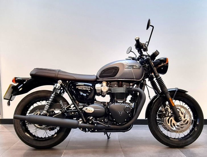 TRIUMPH BONNEVILLE T120 BLACK
