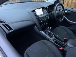 Used Ford FOCUS FOCUS 1.0T ECOBOOST ZETEC EURO 6 (S/S) 5DR for sale in Chesterfield | Image 2