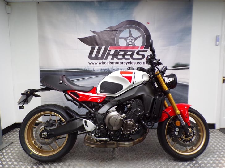 Yamaha XSR900