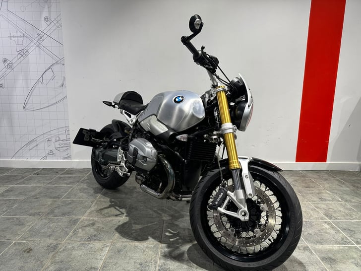 BMW R NINE T