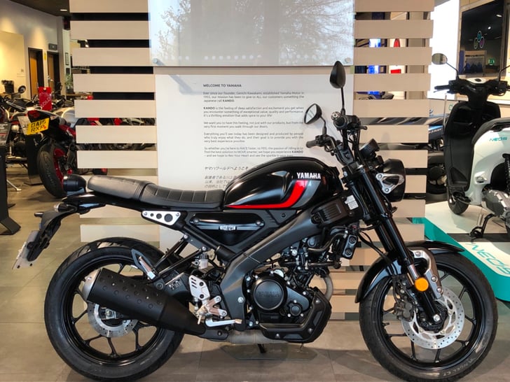 YAMAHA XSR125