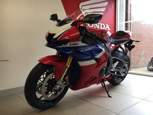 Watch video of Honda CBR1000RR-R FIREBLADE SP CBR1000RR-R FIREBLADE SP in Newcastle upon Tyne