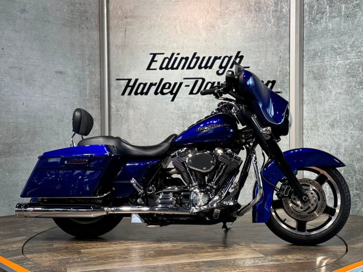 HARLEY-DAVIDSON TOURING FLHX STREET GLIDE