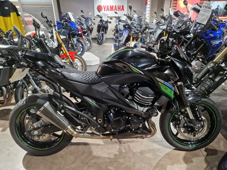 KAWASAKI Z800