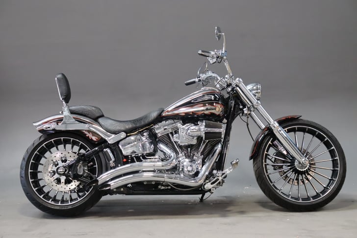Harley-Davidson CVO FXSBE BREAKOUT
