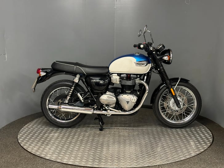 Triumph BONNEVILLE T100