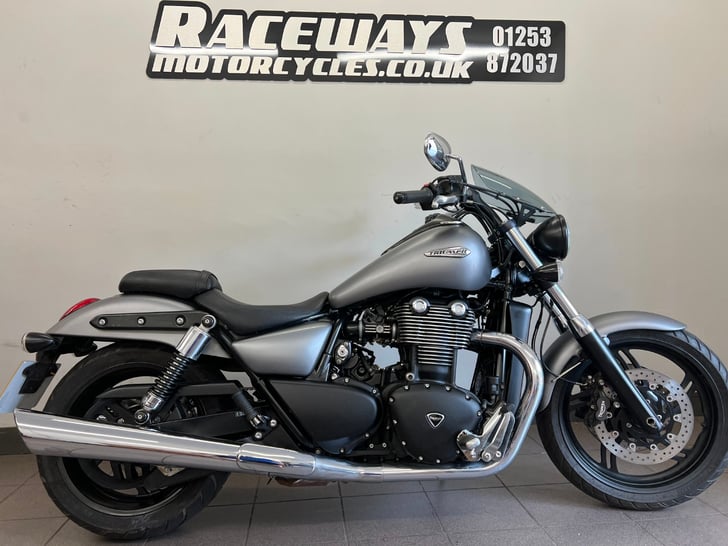 Triumph thunderbird storm deals 1700