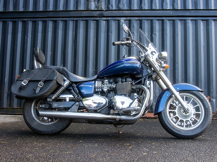 Triumph BONNEVILLE AMERICA