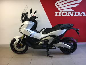 Used Honda X-ADV X-ADV for sale in Newcastle upon Tyne | Image 3