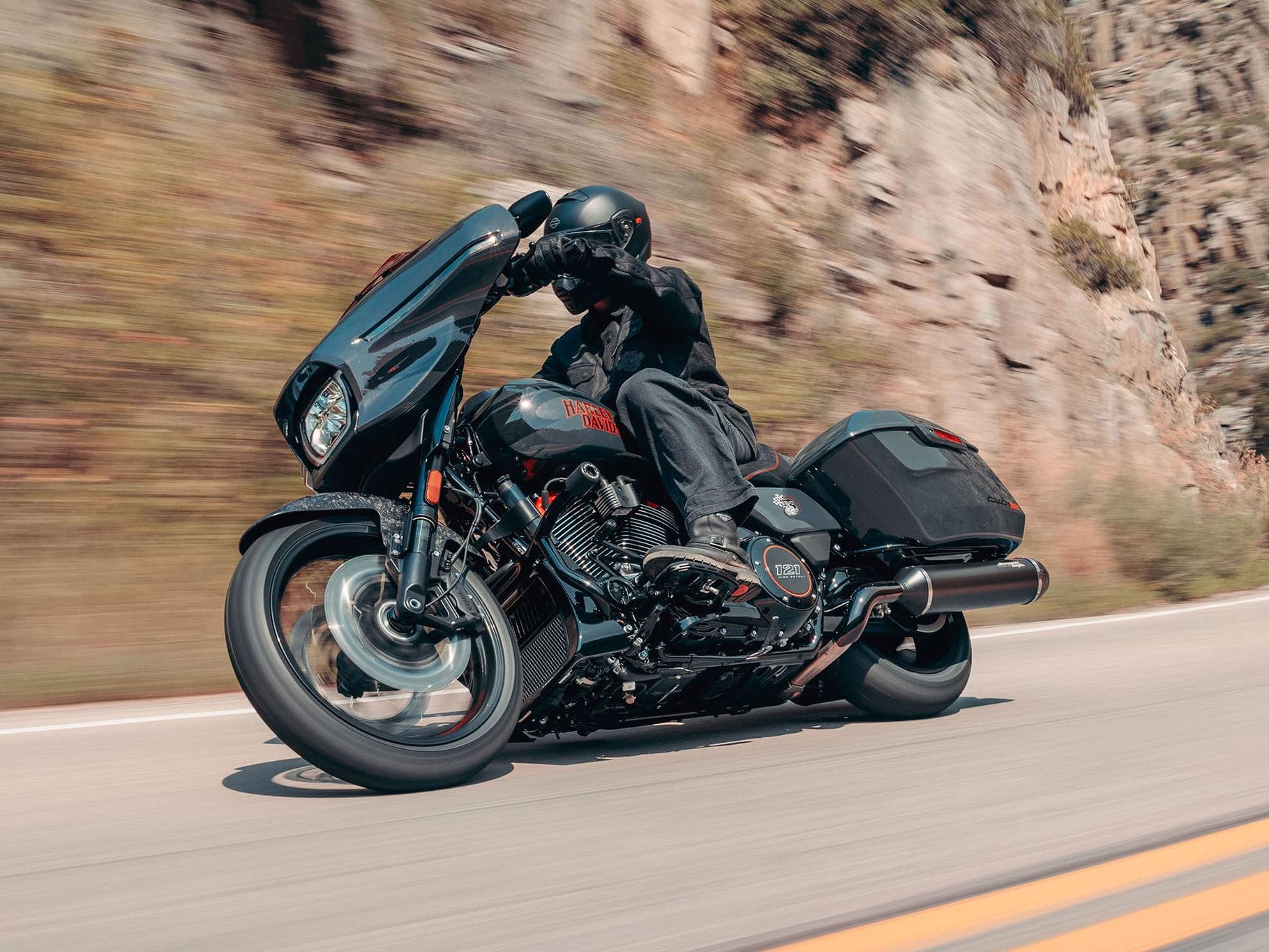 Harley-Davidson® CVO™ STREET GLIDE™ ST