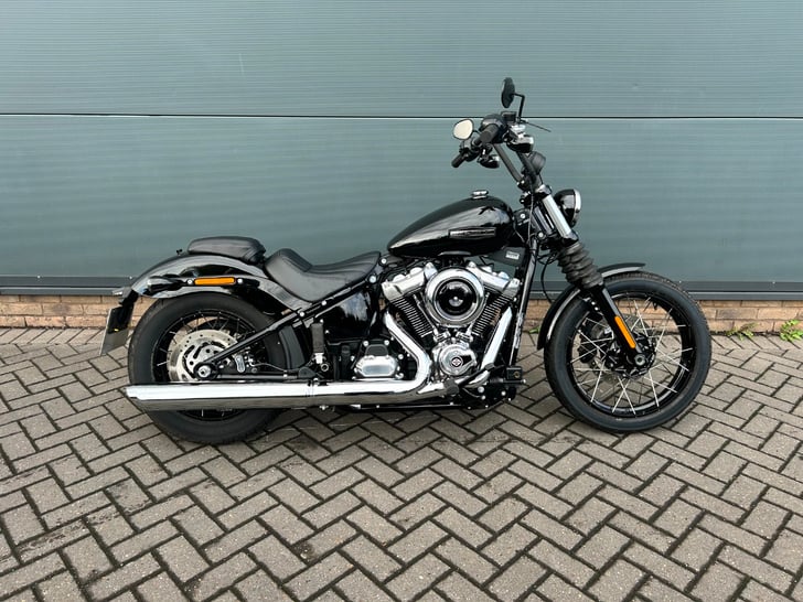 Harley-Davidson SOFTAIL FXBB STREET BOB