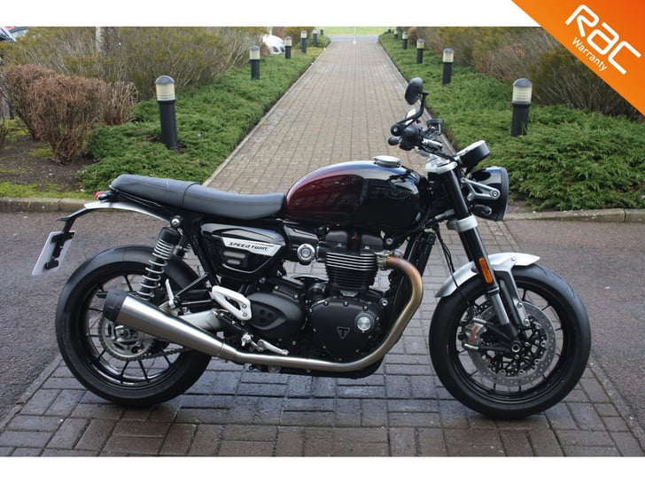 Triumph SPEED TWIN 1200 STEALTH EDITION