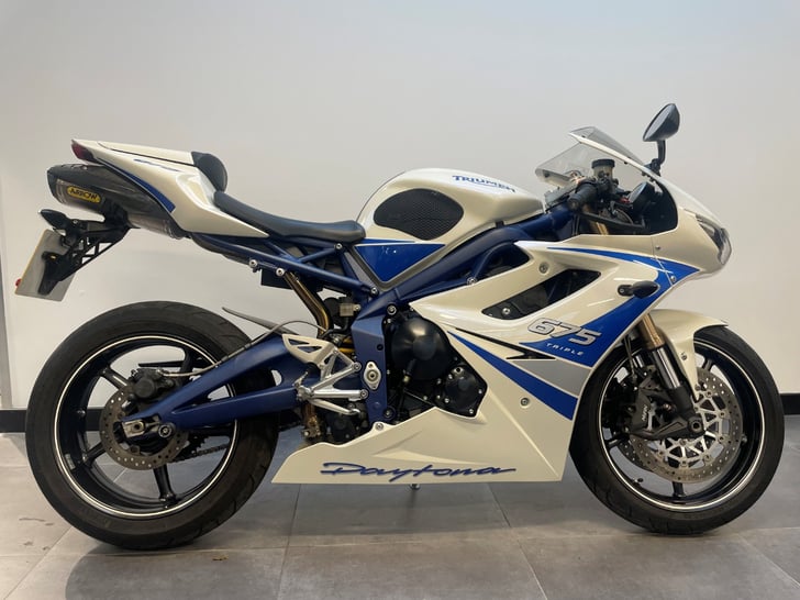 Triumph DAYTONA 675