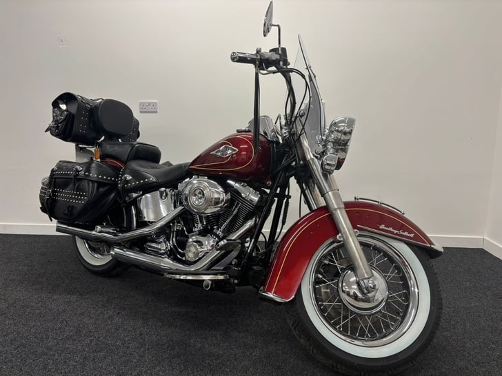Harley-Davidson SOFTAIL FLSTC HERITAGE SOFTAIL CLASSIC