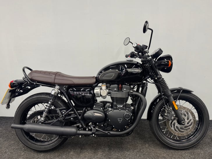 Triumph BONNEVILLE T120 BLACK