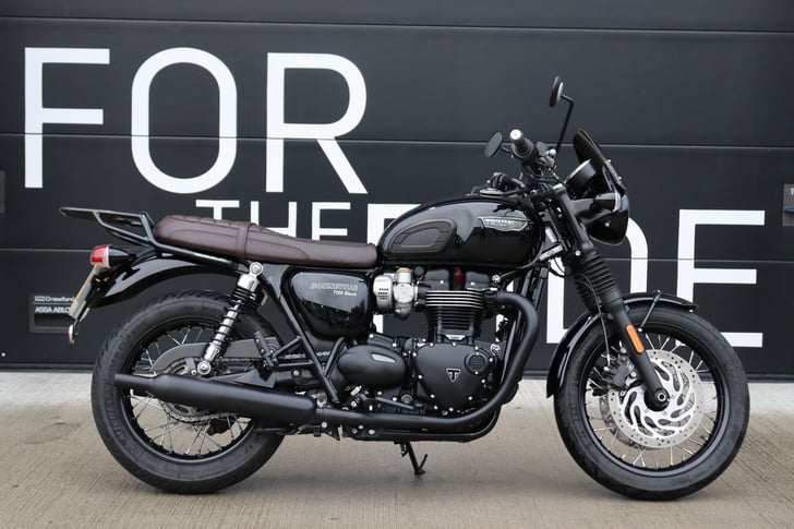 Triumph BONNEVILLE T120 BLACK