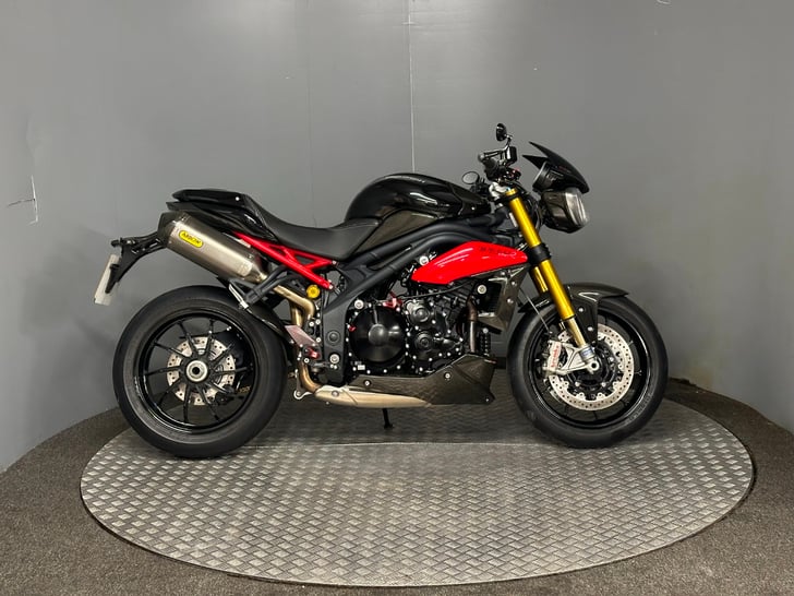 Triumph SPEED TRIPLE R