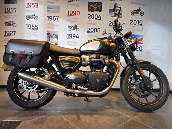 Triumph STREET TWIN GOLD LINE
